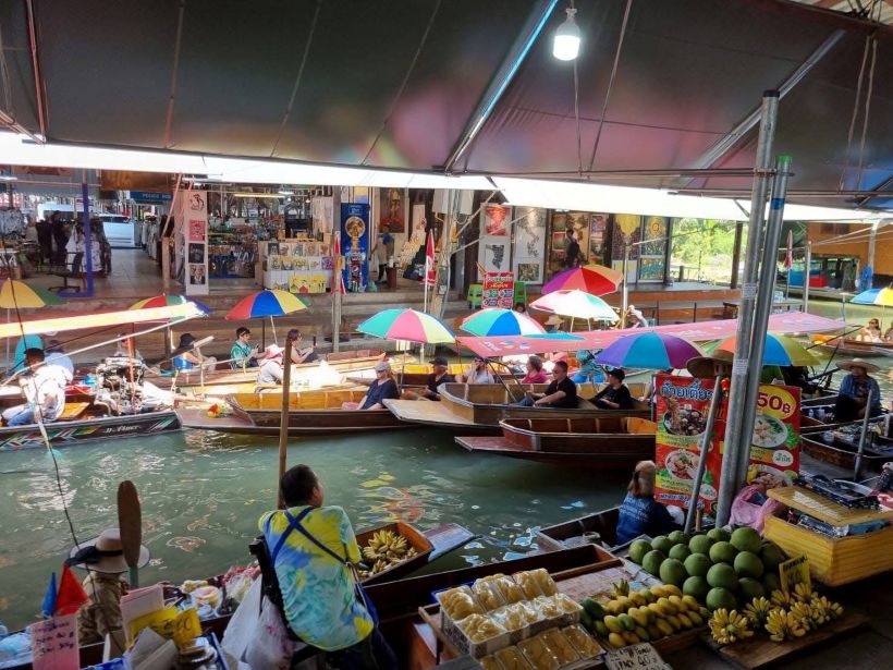 Damnoen Saduak Floating Market